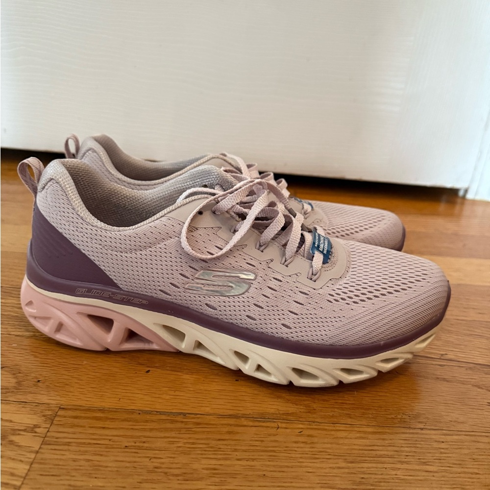 Women’s Skechers Glide-Step